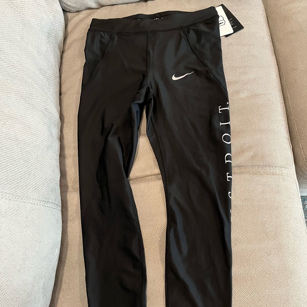 NWT Nike “JUST DO IT” 7/8 legging